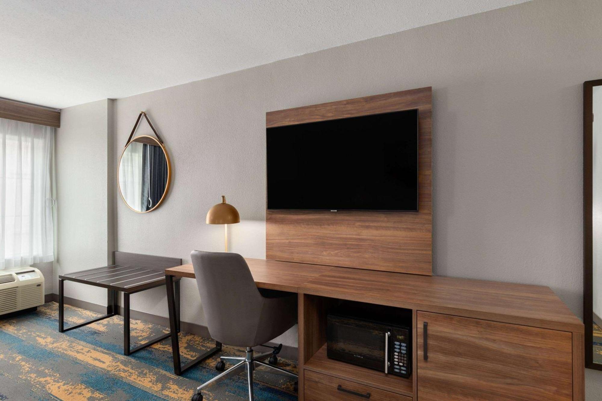 La Quinta By Wyndham Knoxville Central Papermill Bagian luar foto