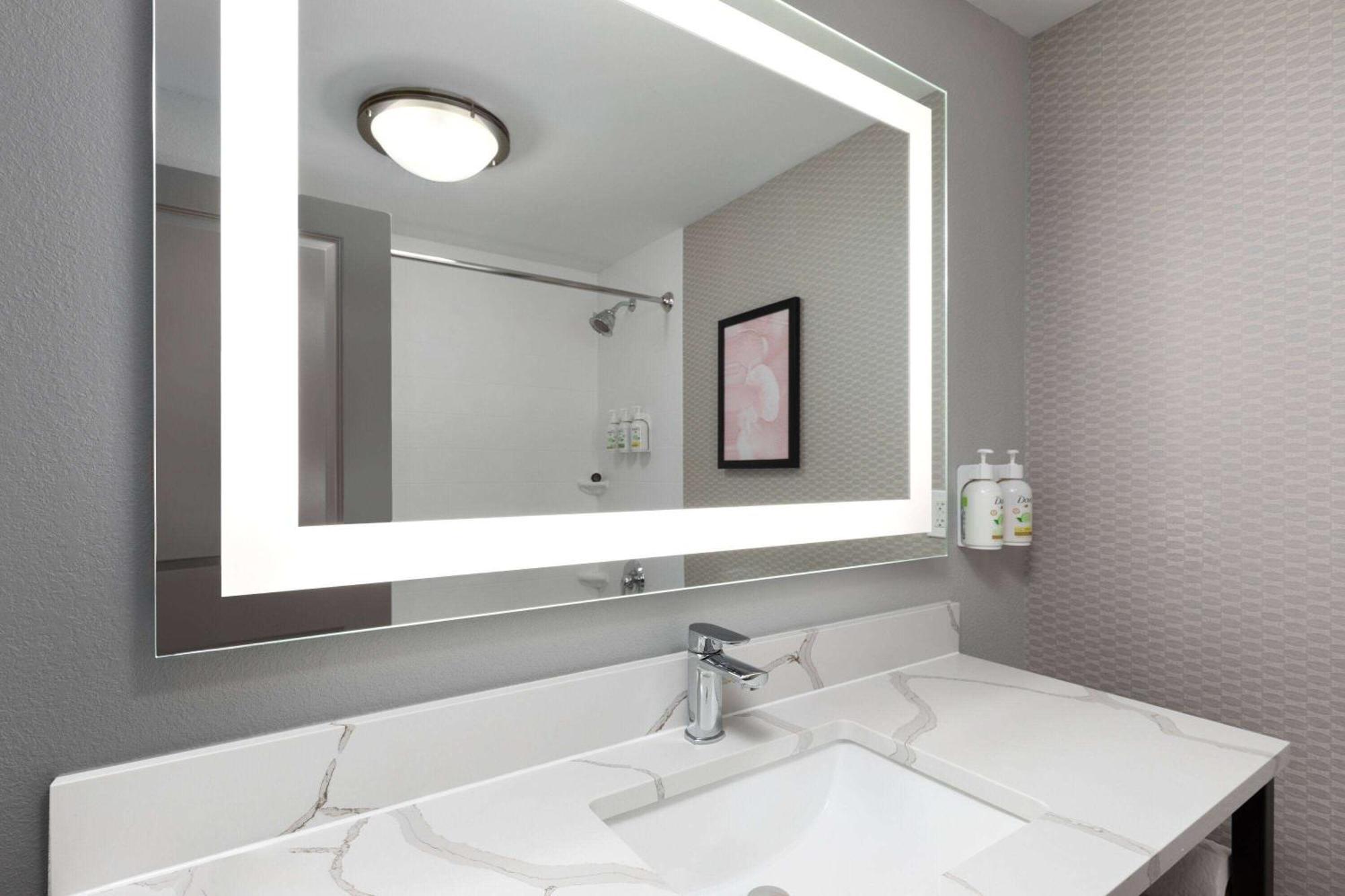 La Quinta By Wyndham Knoxville Central Papermill Bagian luar foto