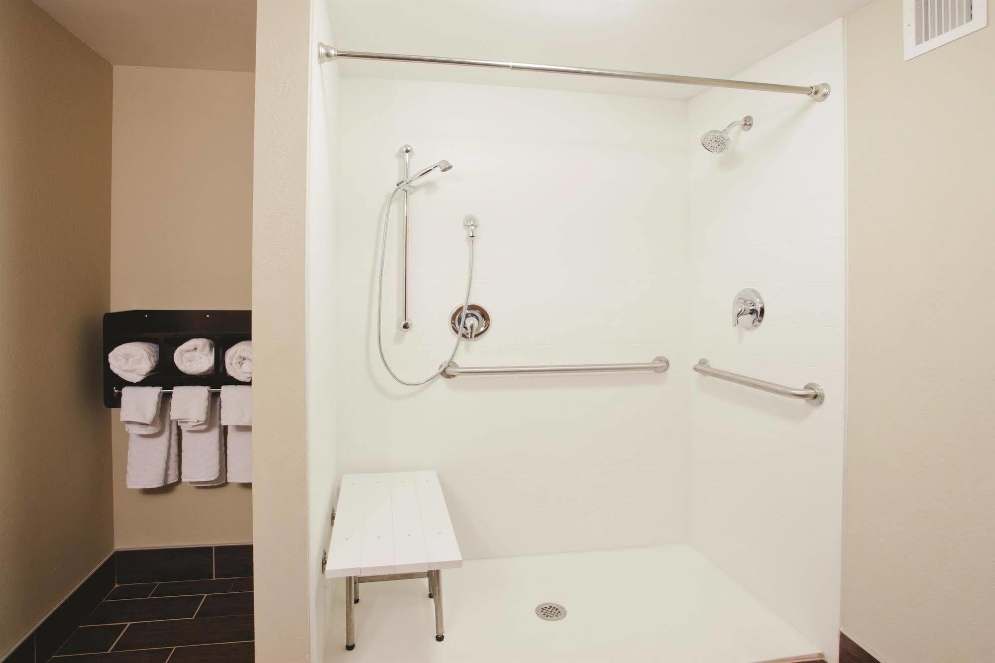 La Quinta By Wyndham Knoxville Central Papermill Bagian luar foto