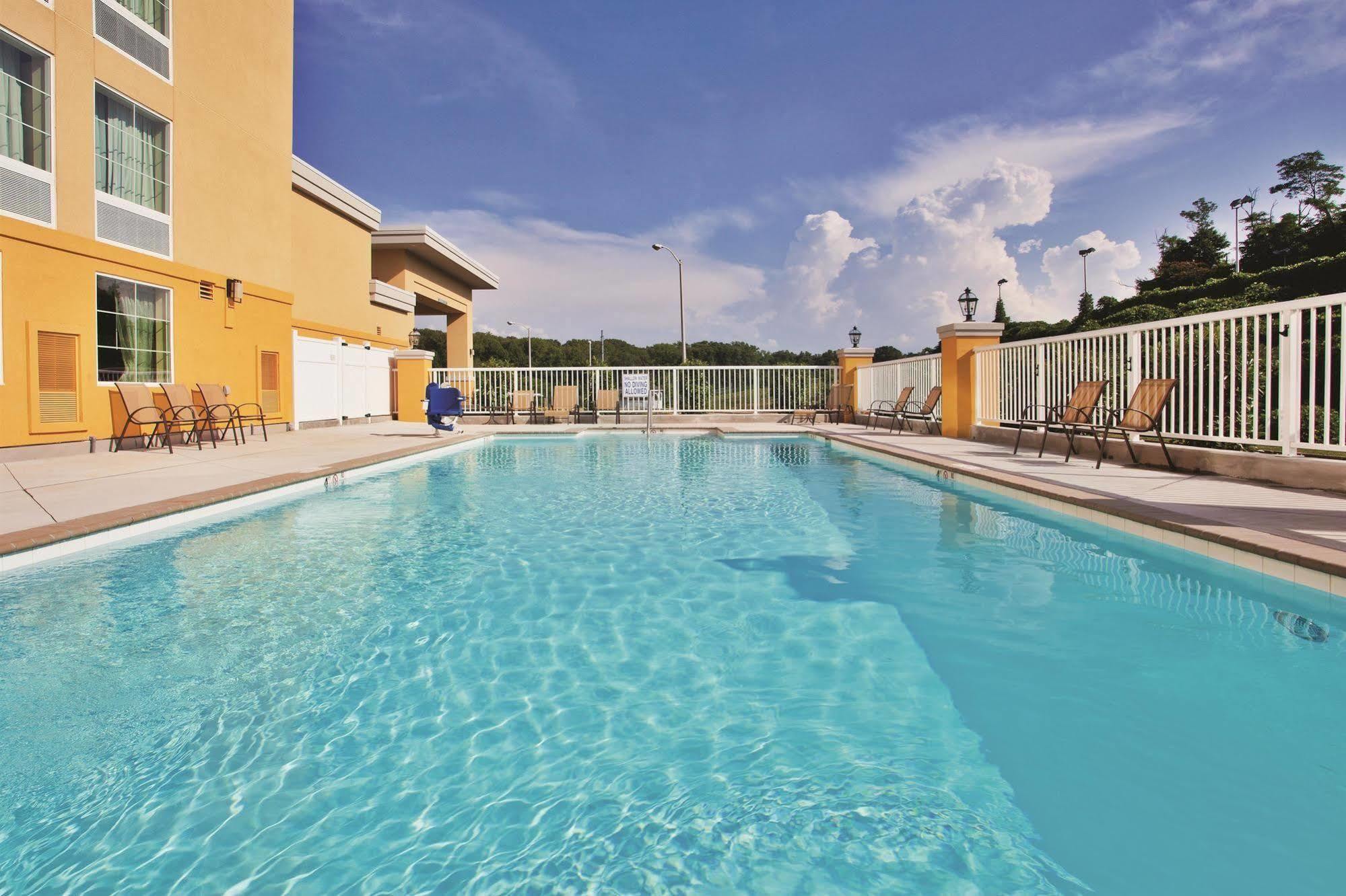 La Quinta By Wyndham Knoxville Central Papermill Bagian luar foto