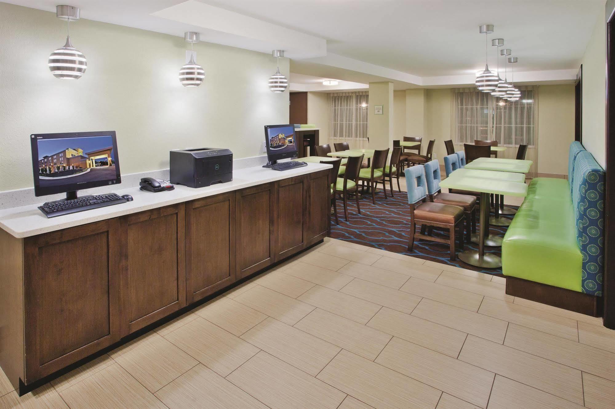 La Quinta By Wyndham Knoxville Central Papermill Bagian luar foto