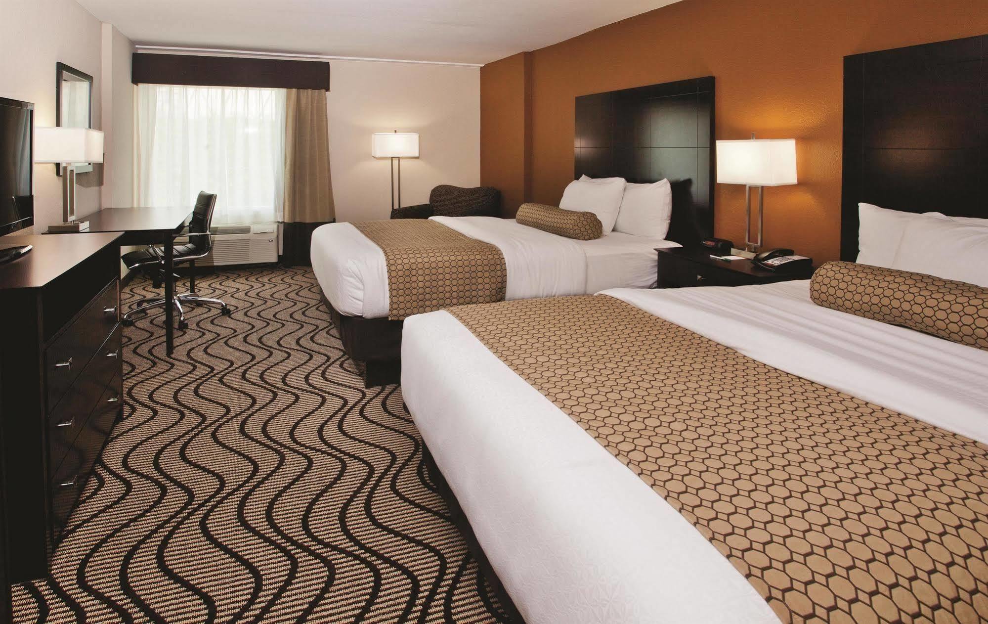 La Quinta By Wyndham Knoxville Central Papermill Bagian luar foto